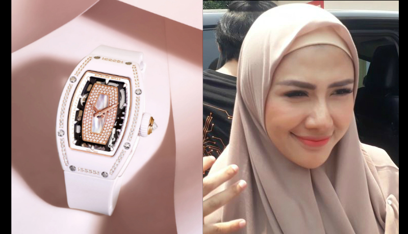 Datang ke Kejaksel Rey Utami Pakai Jam Richard Mille Rp 2 M